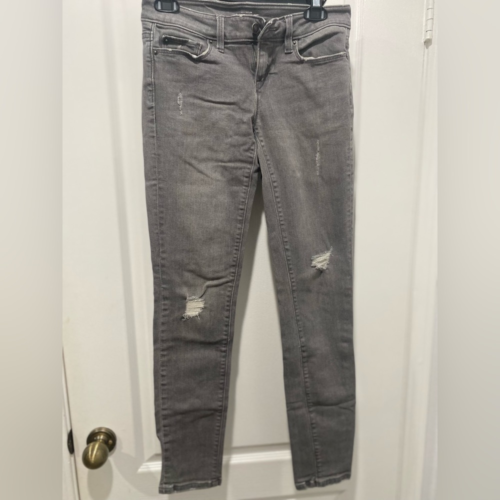 LOFT modern skinny distressed jeans. Gray size 0.